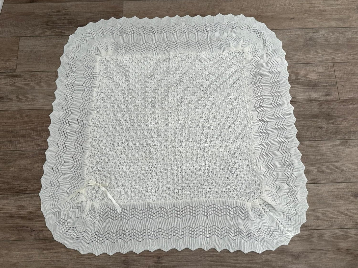 Knit Baby Blanket with Figure-Eight Pattern & Bow